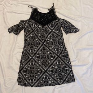 Speechless shoulder-less dress